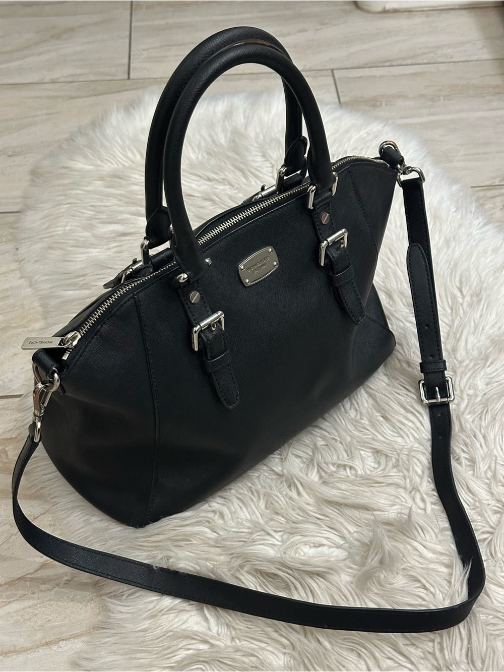 Michael Kors Large Satchel - Picture 2 of 10